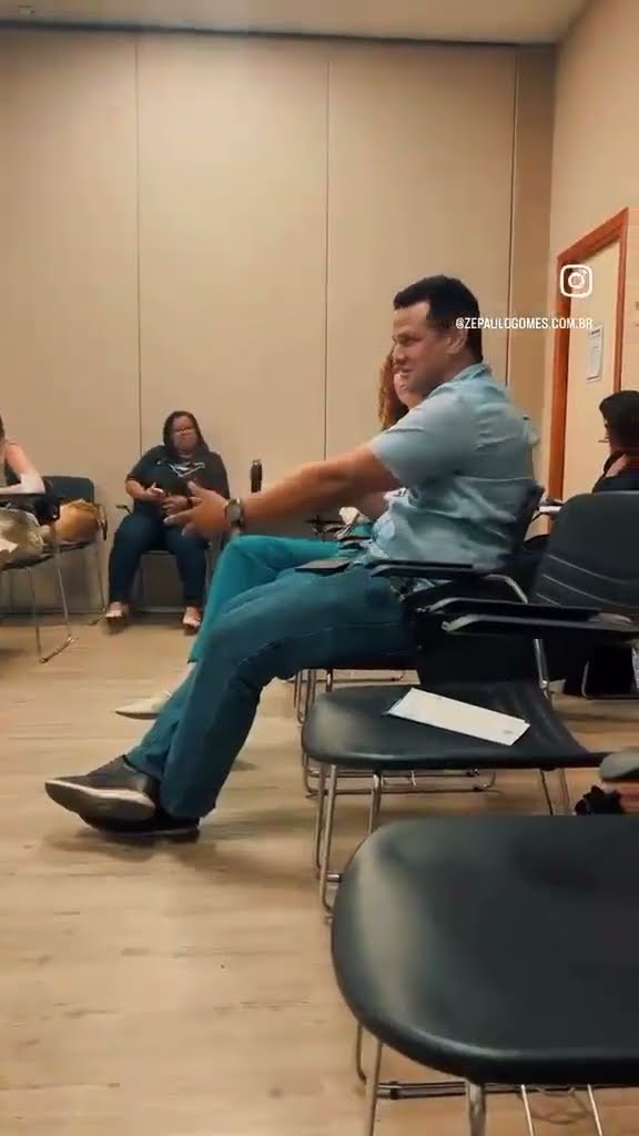 Na sala, vídeo 3